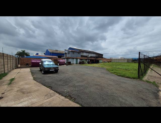 1,850M² FACTORY FOR SALE IN ANDERBOLT